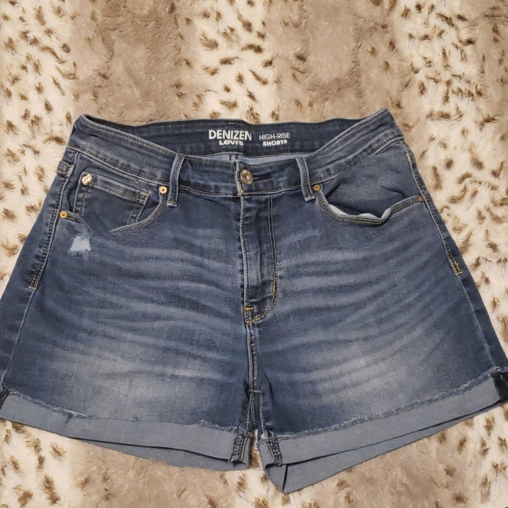 Levi's high rise Jean shorts